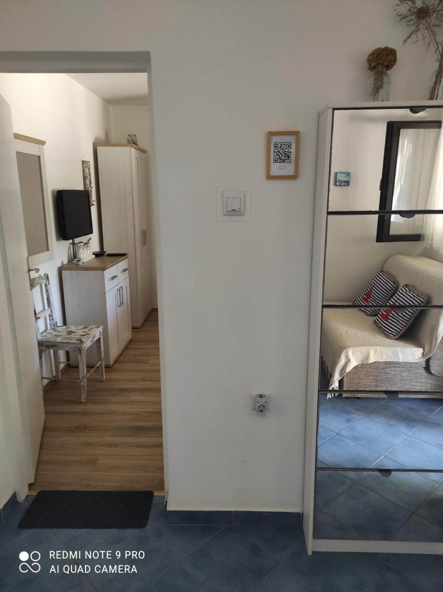 Apartment House Vir-To-All Eksteriør billede